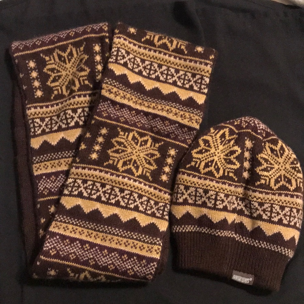 Reversible scarf and beanie set